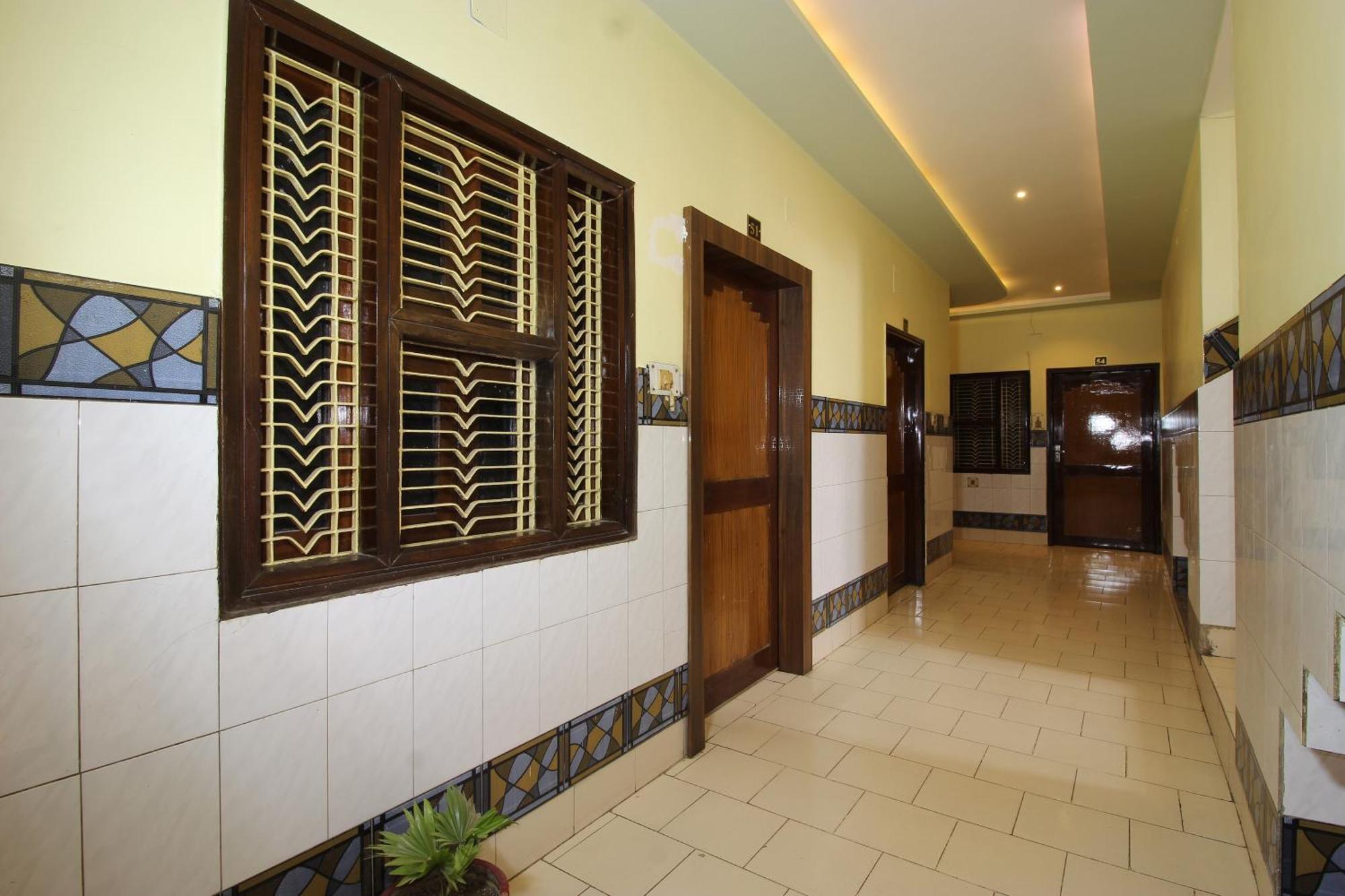 Hotel O Blue Diamond Varanasi Exterior photo